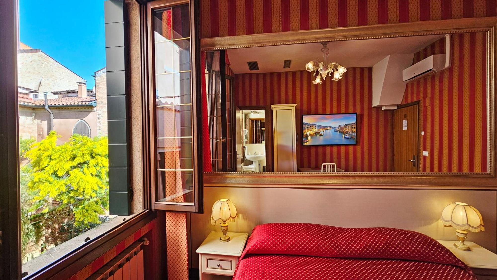 เมสเนอร์ พาเลซ Hotel เวนิส ภายนอก รูปภาพ
